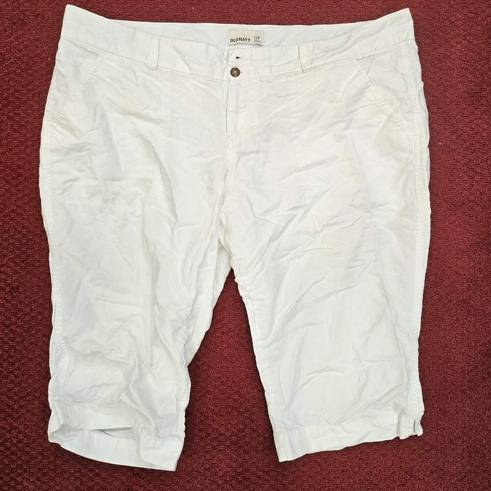 Old Navy White Plus Size Women's Shorts Size 18